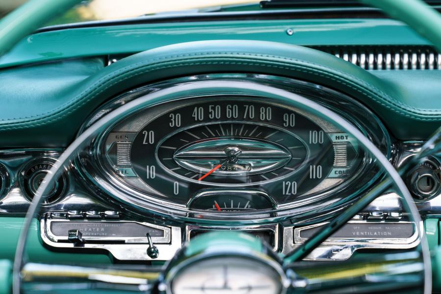 Панель приборов Oldsmobile Starfire 98 Convertible (3067DX) 1957 года  (фото 22 из 27)